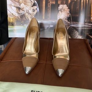 BURBERRY Pointed Toe Pumps- Leather Colorblock